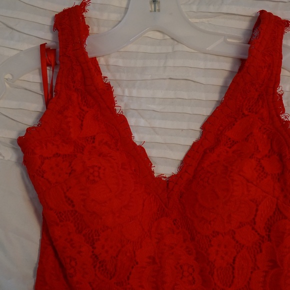 Allover Lace V-Neck Gown with Eyelash Trim Red - Picture 6 of 8